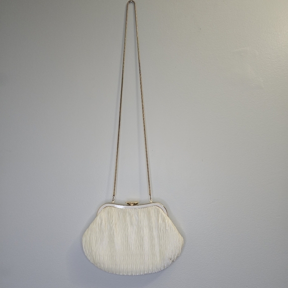 Goldco Vintage Pearl White Evening Bag 1970's Seashell Closure - Picture 6 of 15